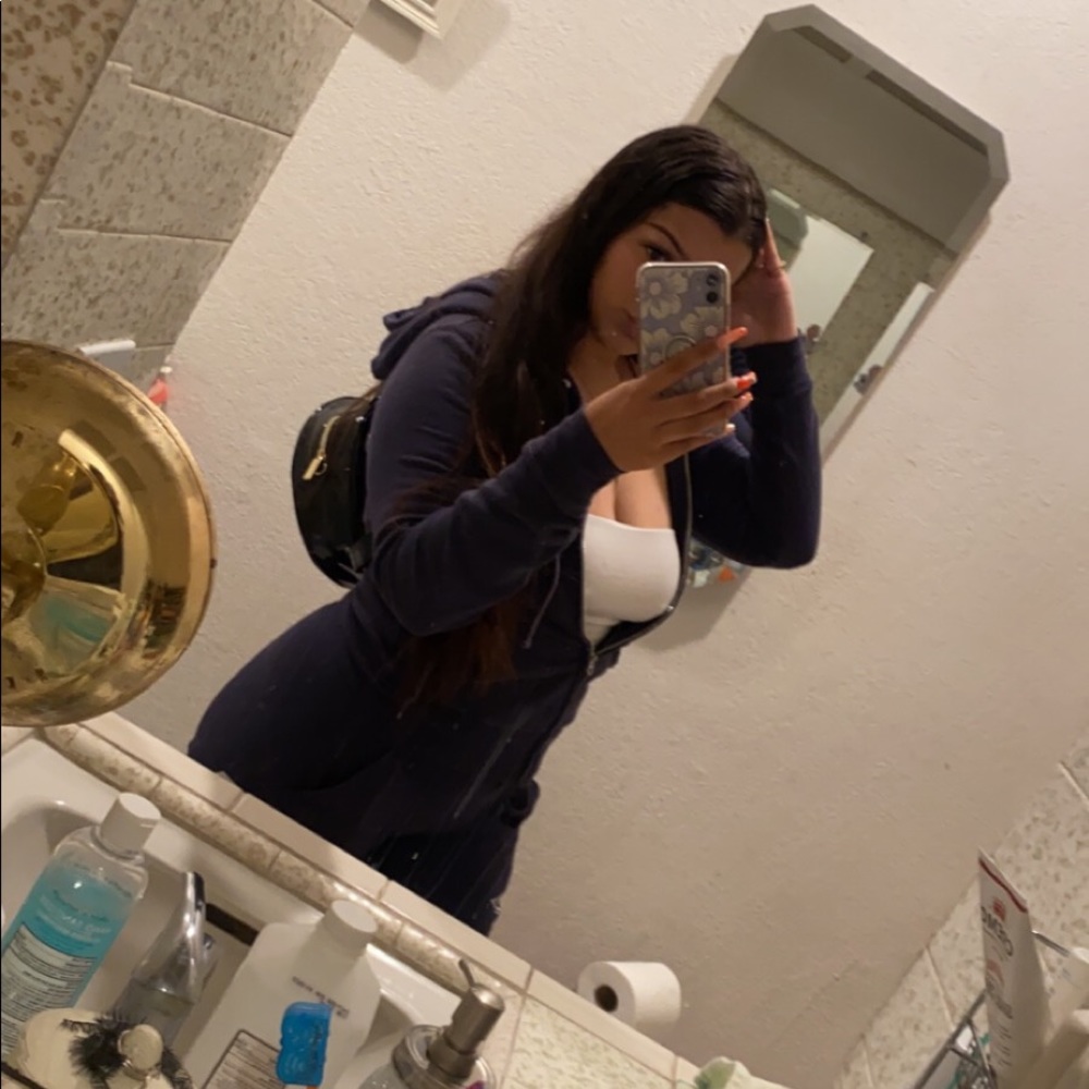 Meet Your Seller 💘🍭